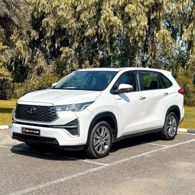 Toyota Innova Hycross